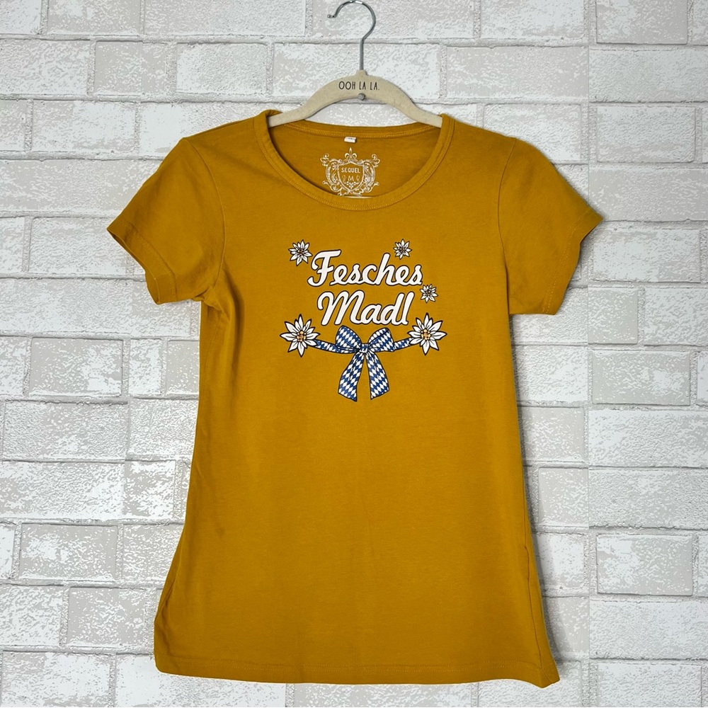💙 Octoberfest 💙 shirt with German print Mustard Graphic Tee size S - M